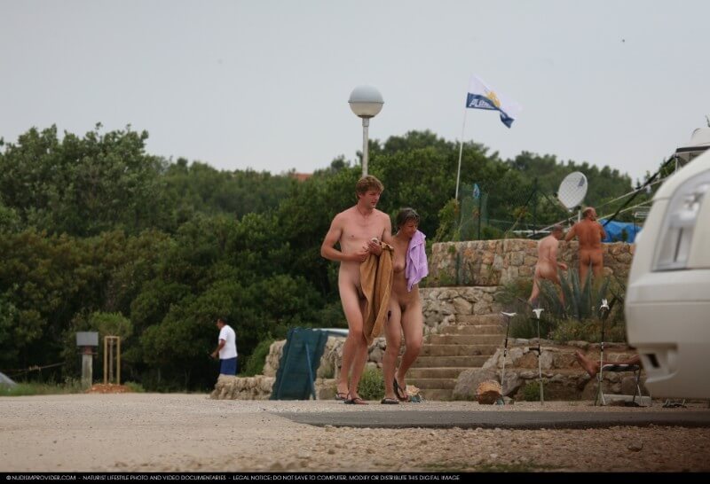 Nudism Family Indian Summer Painting photo gallery - Melting under the scorching sun, I sunbathe naked
