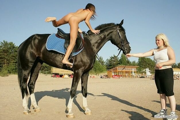 Ride on horseback - The practice of nudism helps to overcome stereotypes and insecurities