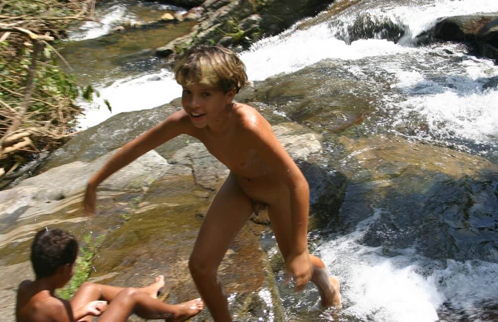 Brazilian Cliff Slide pics - Naturism and society