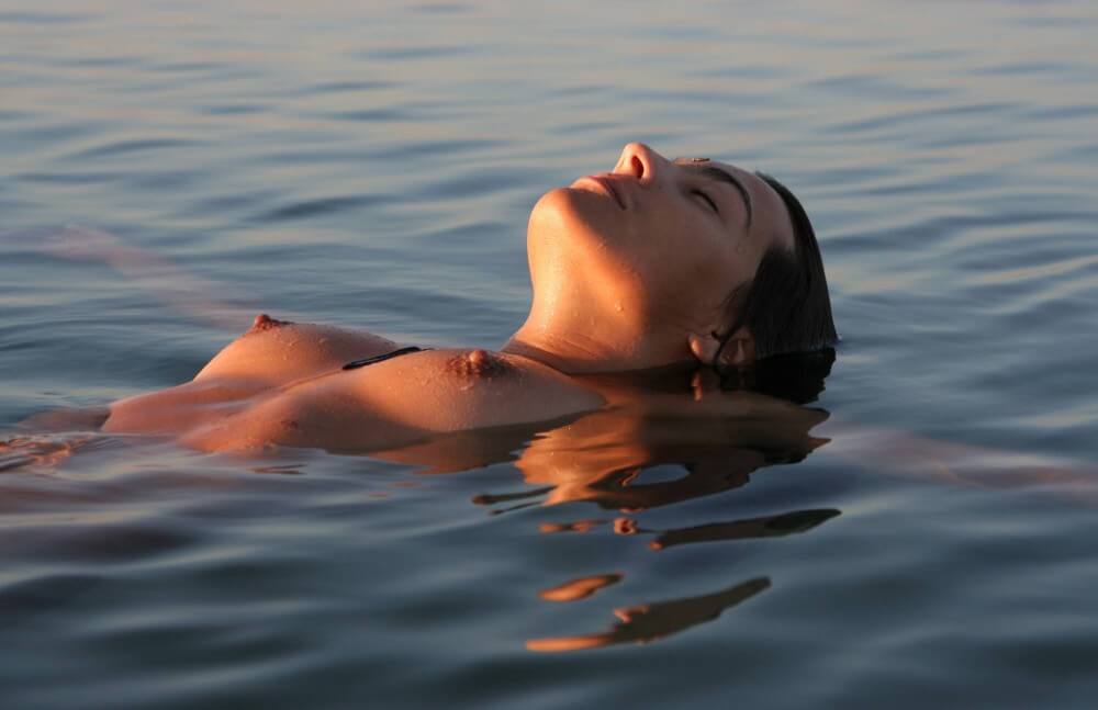 Sunlight Water to the Night pics - Nudity helps one feel a sense of freedom and liberation