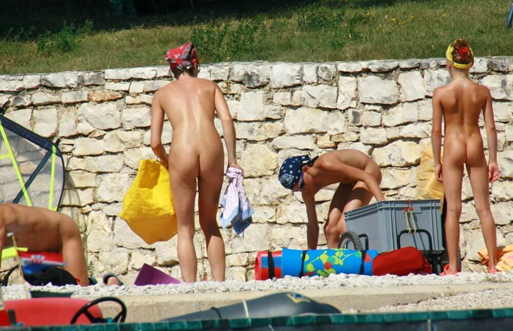 Sporty and Athletic Sands gallery - People come together in unity with nature to take off their clothes