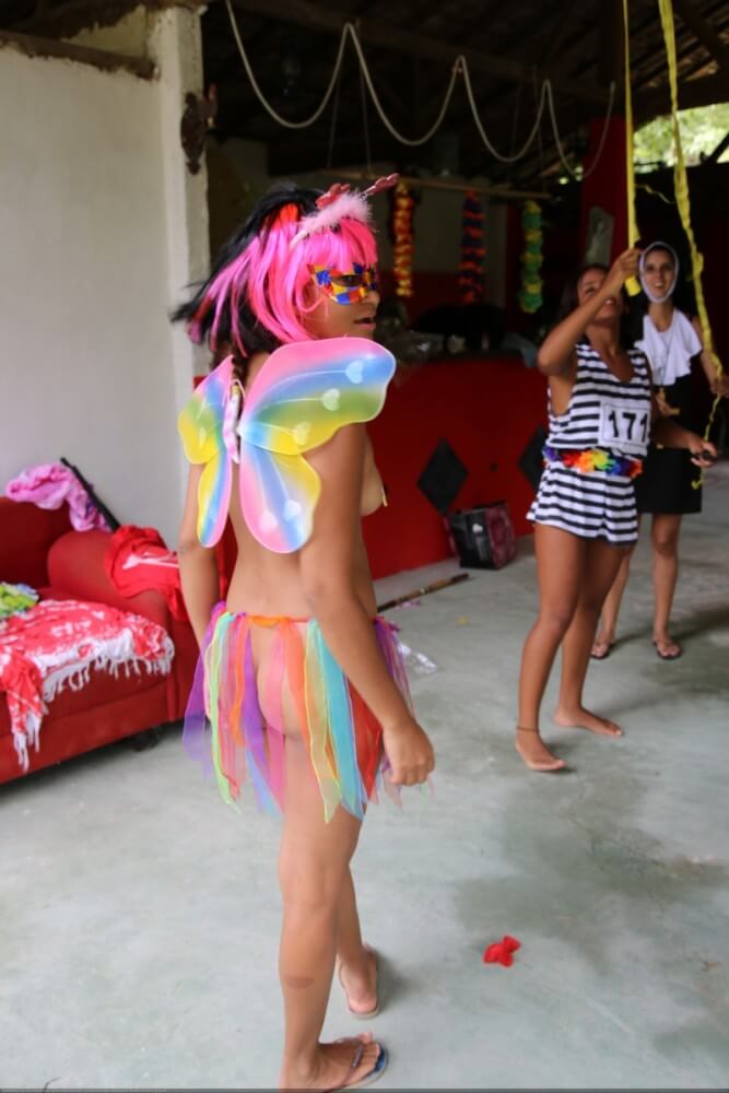 Tropical carnival photo gallery - People who practice nudism also believe that everyone is equal, regardless of circumstances