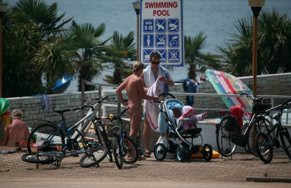 Poolside Camp Gathering pics - Nudity helps you understand yourself and respect others