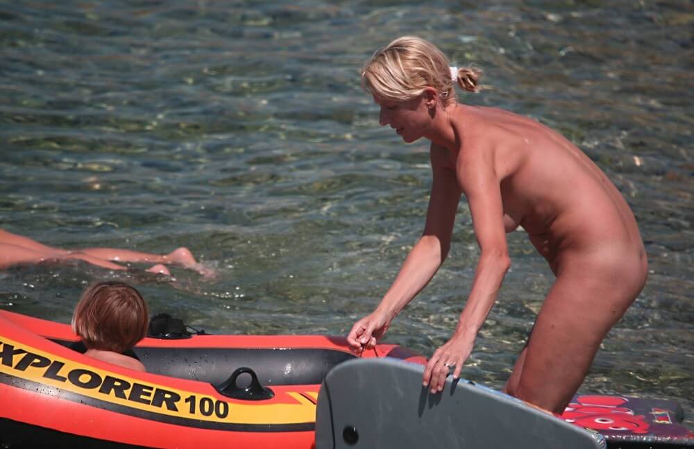 Red Boating for Two Nudists pics - The Naked Human Body