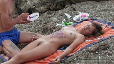 Naked body art on the beach Full HD video - Nudity fosters trust and honesty