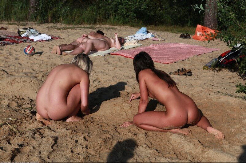 Creekside activity Big Photo gallery - Nudism is based on naturalness and openness