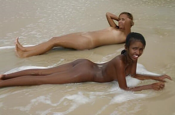 Brazilian Nudists # 1 pics - Spectators are permitted to be naked