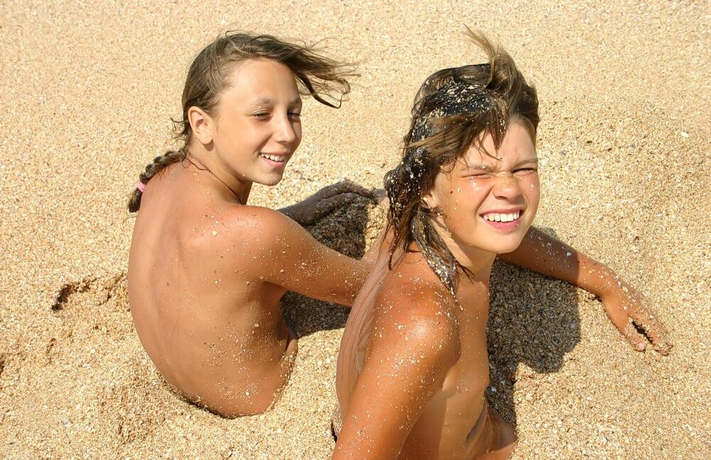 Ocean Beach Relaxing Photo Set - Many beautiful people without clothes