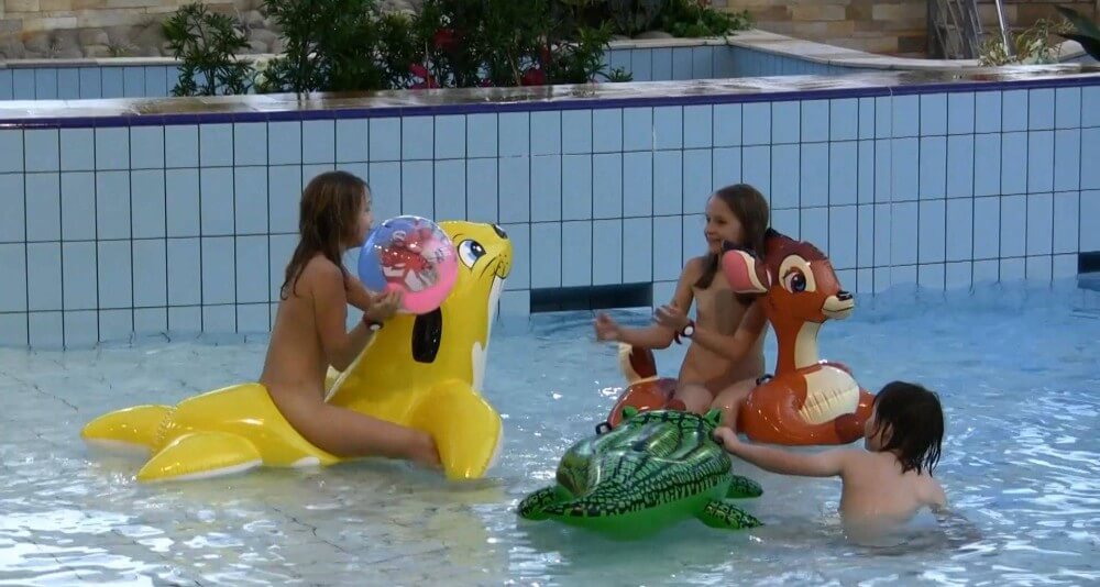 Aqua Extravaganza 1 Full HD - Nudism promotes inner happiness