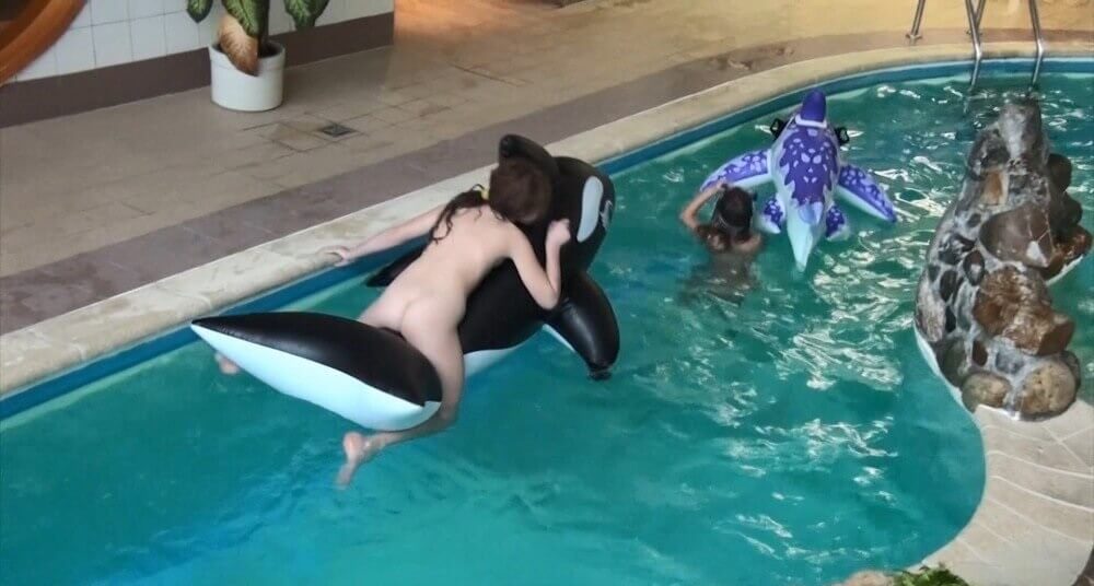 Naturism in the pool Full HD - Nudists and naturists: whats the differencex