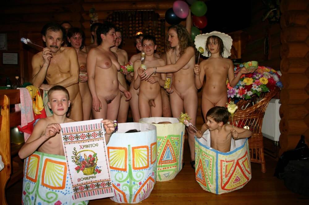 Easter Group Memories pics - Travel with elements of naturism