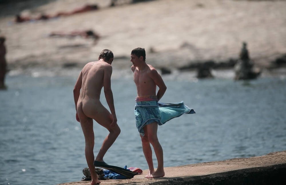 Nudists Boys - Water Prep On The Ledge - The Philosophy of Body Freedom
