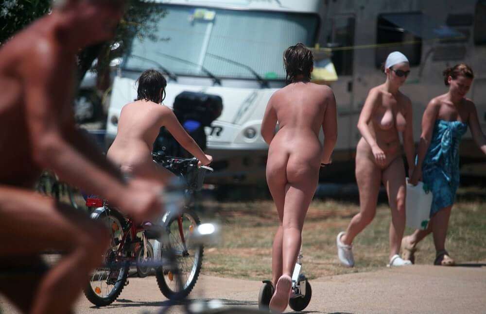 Park Misc Walks pics - Being yourself is part of nudism