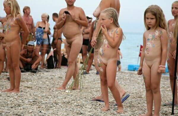 Nudism photo gallery # 1 - Visiting the Beach Without Clothes