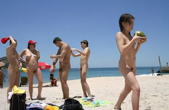 Premium Content # 26 - Living freely and naturally is the dream of naturism and nudism advocates