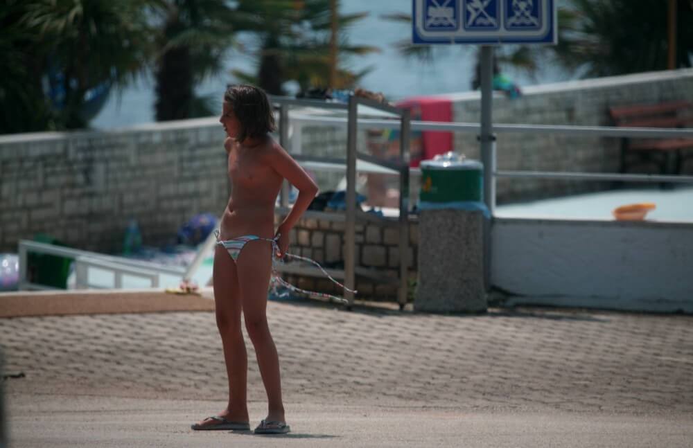 Naturist Pool Walkaround pics - Nudism promotes inner happiness