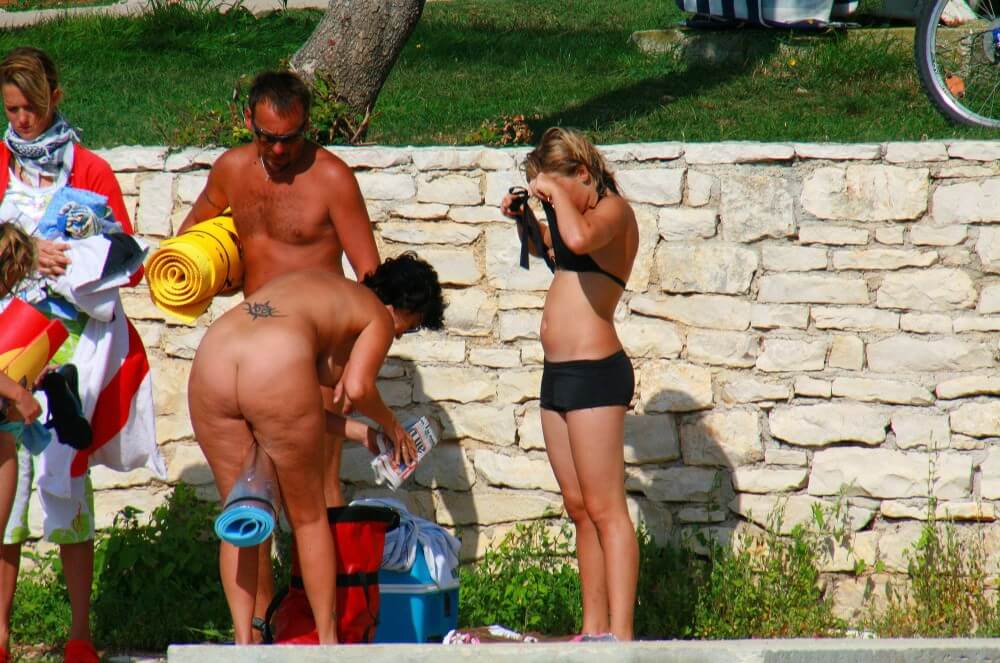 Ula FKK Sisters Day photo gallery - Nudity is considered a natural part of human life