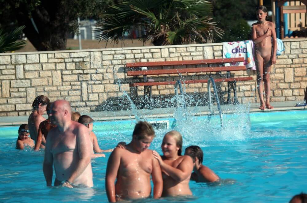 Naturist Pool Girls Profile pics - Peace and tranquility are important values for naturists