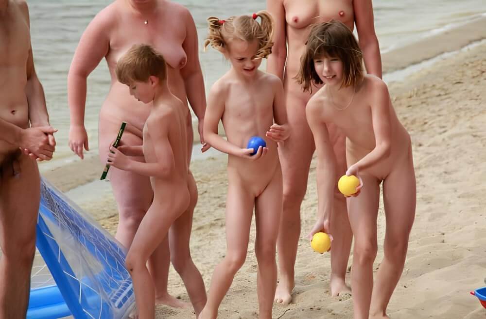 Lezero family games big gallery - Nudism and naturism promote inner happiness and harmony