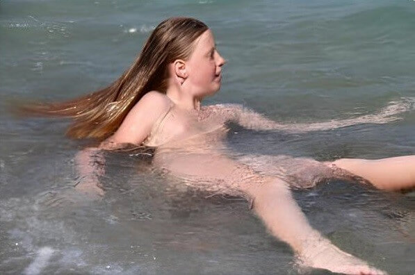 Turqoise Water Splash pics - Rejecting Swimsuits