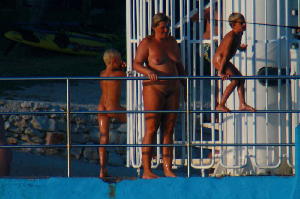 Uka FKK Water Play - Nudity is an expression of natural beauty