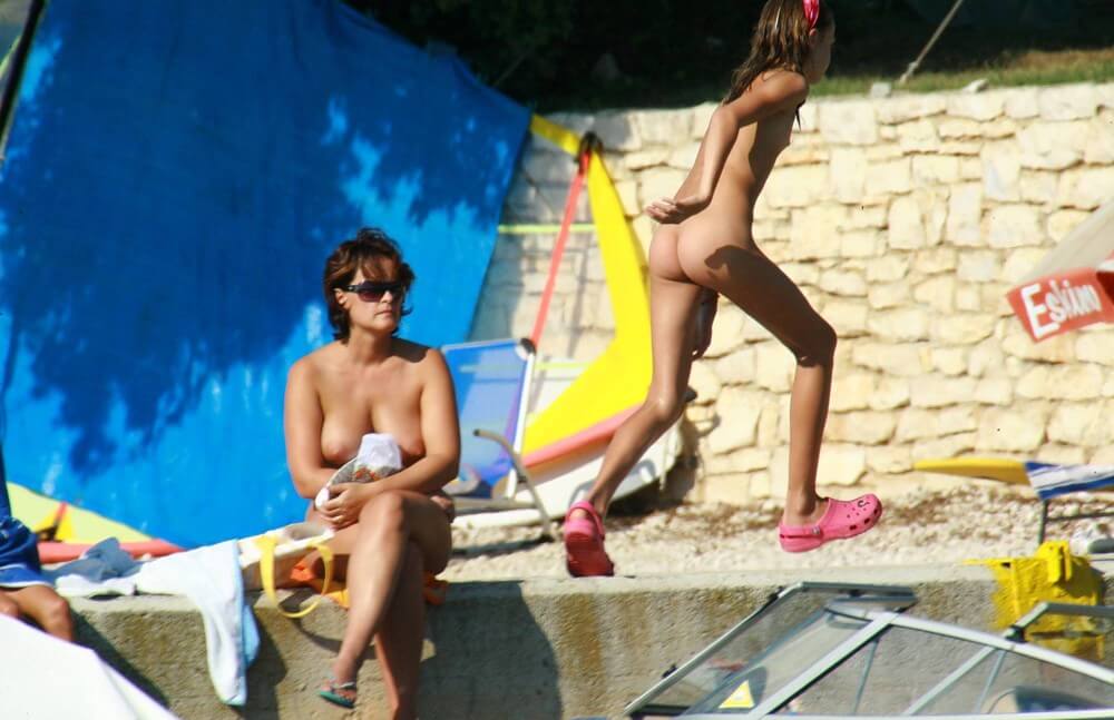 Bright Day Sun Tanning pics - Family nudism in its cultural context
