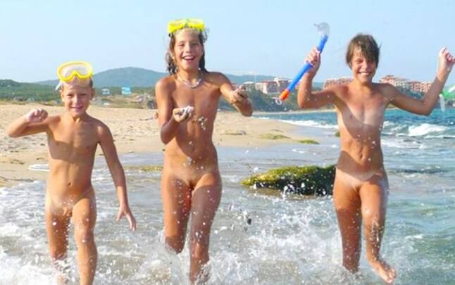 Naturism photo gallery # 27 - Delegation of European Nudists