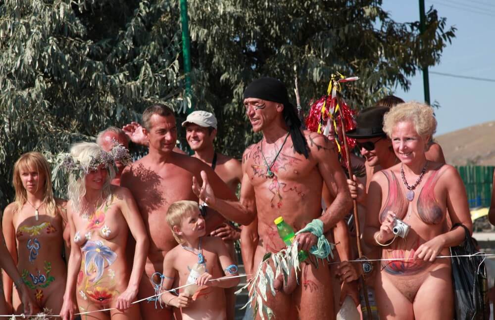 Naturist Day From Behind pics - Naturism teaches us to appreciate the present and to be honest with ourselves and others