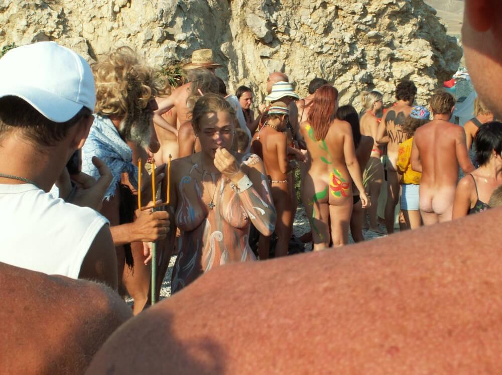 Neptune Day Side Views photos - The naked body is an expression of beauty