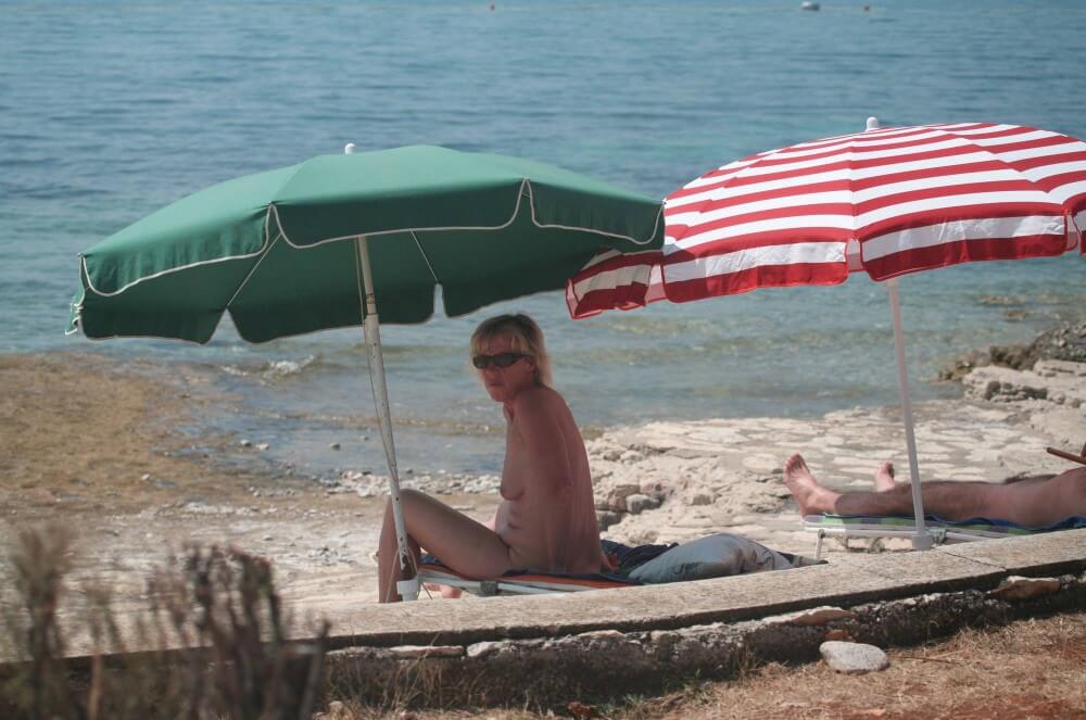 FKK Beachline Front pics - Naturism and nudism value honesty and sincerity in relationships