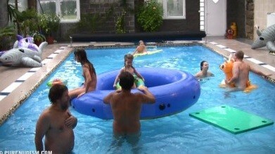 Piano pool and tennis Full HD - Naturism as a lifestyle and a way to connect with nature