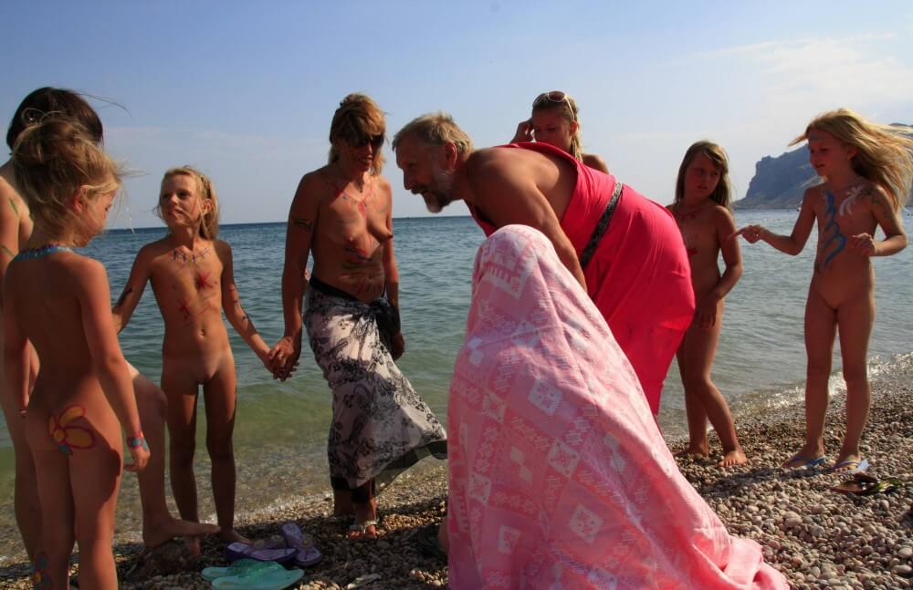 Water Drying Off pics - Nudism and naturism help break down stereotypes