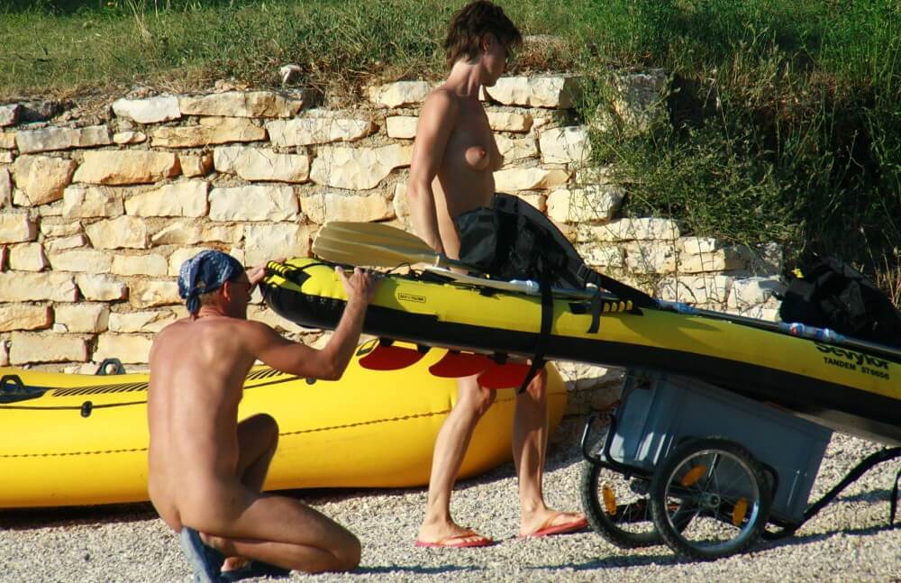 Rafting Team Excursions pics - Nudism strengthens friendships and mutual respect