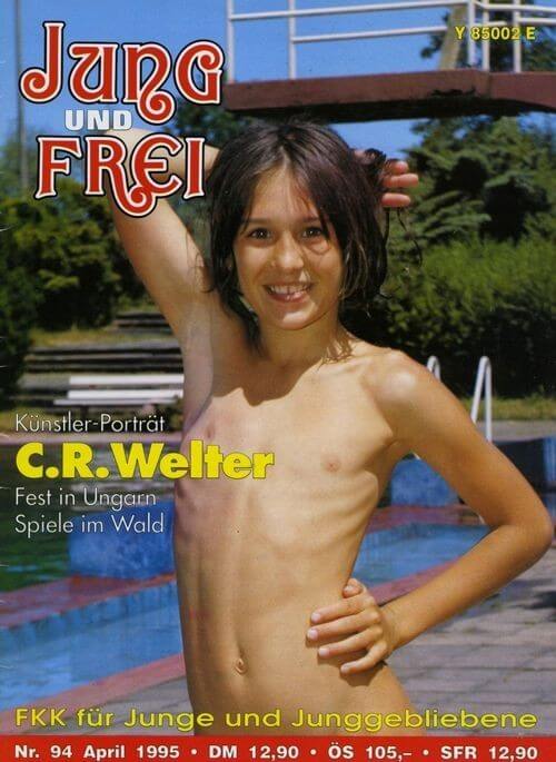 Jung und Frei Nr 94 - Undressing is permissible only within ones own community