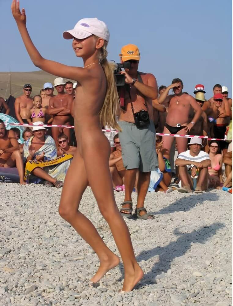 Holiday of the Neptune photos - Interaction with Nature Through Naturism