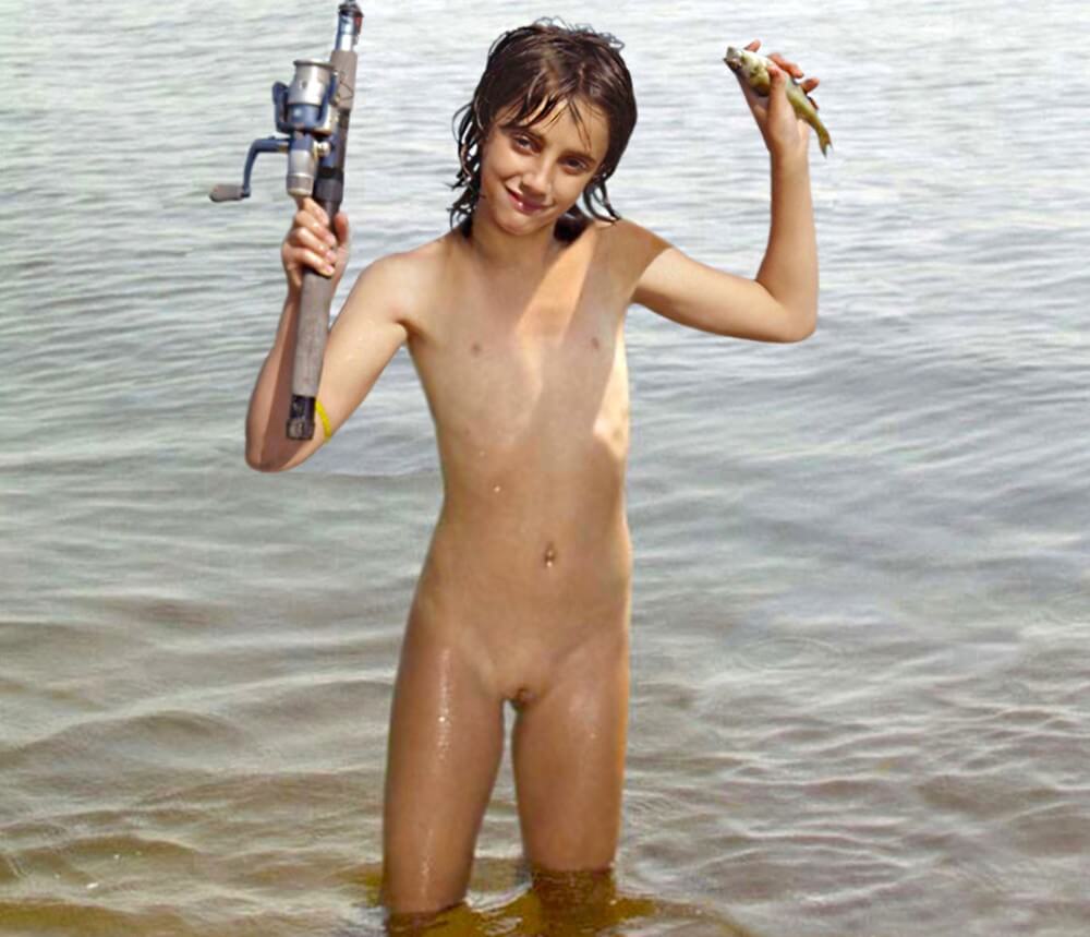 Naturism photo gallery # 42 - The lifestyle of naturist advocates and their community