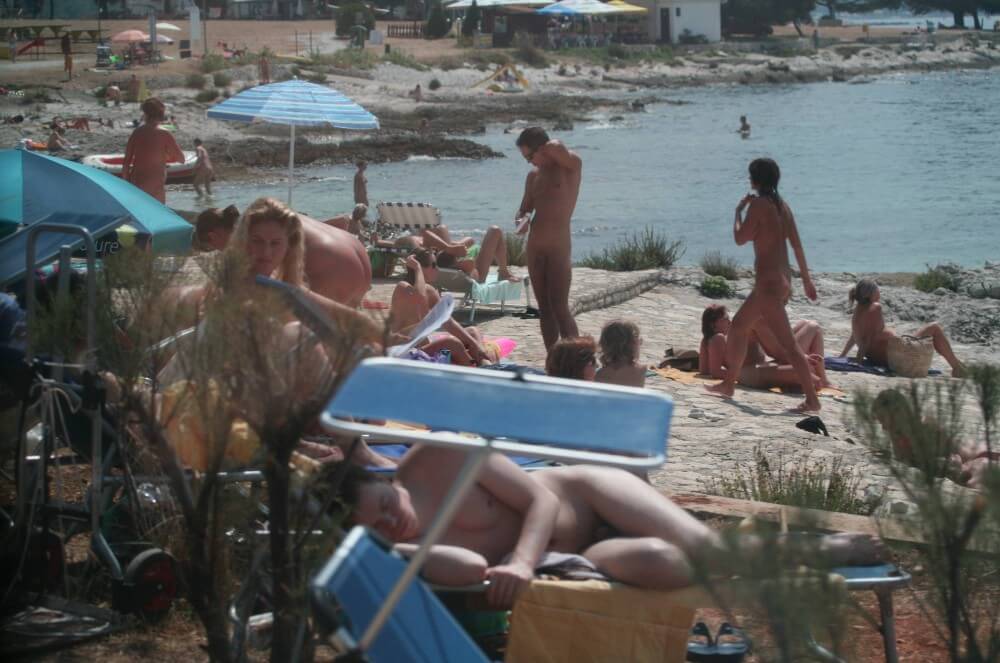 Nuda Beach Wide Outlook pics - Participation in nudism contributes to personal growth