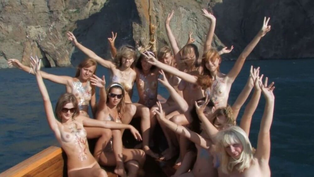 Nudist Girls Boat Cruise Full HD - Nudism is an expression of freedom and individuality
