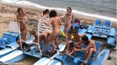 A group of naturists at sea - In our home, we are all nudists