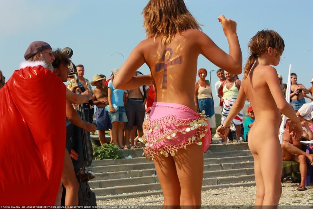 Colorful Carnival Dancing photos - Share the philosophy of naturism